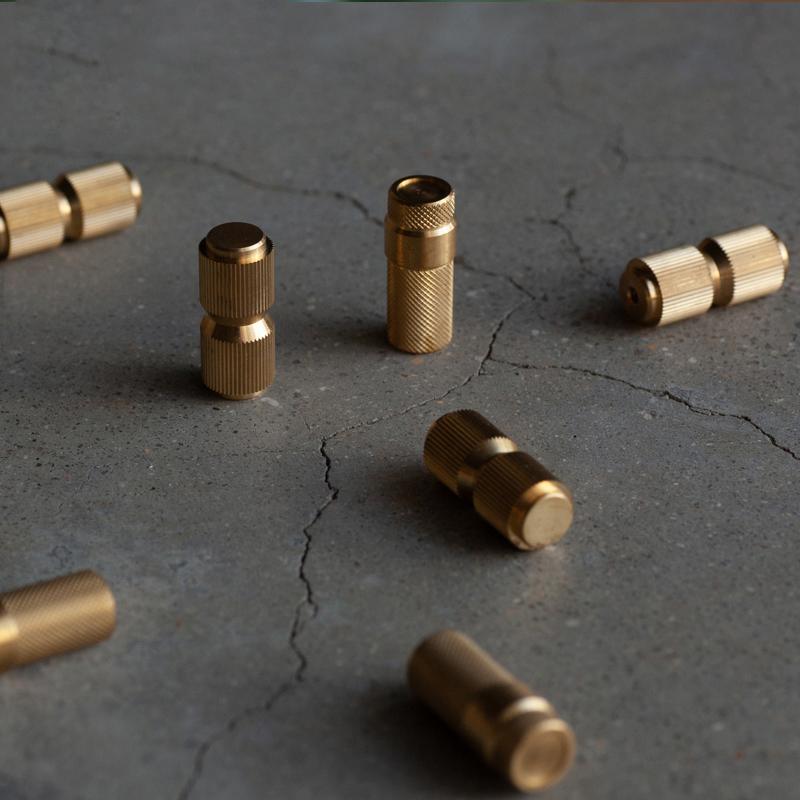 Details about   Brass Knurled Head Picture Pin Hook Nail 22mm Top Quality Various Quantities